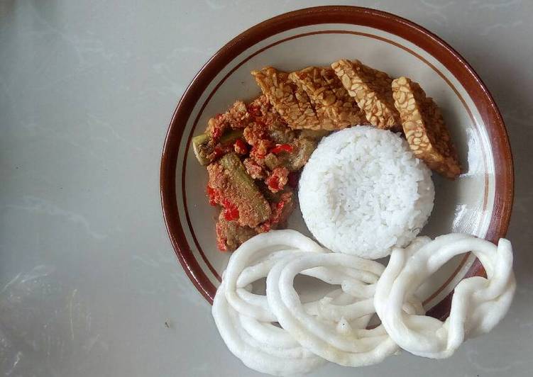 cara membuat Penyet terong sambal kemiri