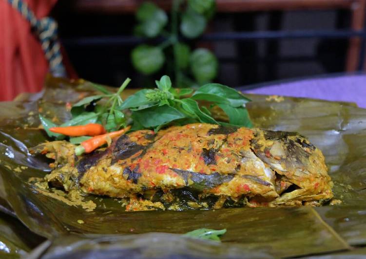 resep masakan Pepes Ikan Mas Daun Kemangi