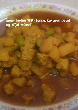 Sayur kuning TKP (tempe, kentang, pete)
