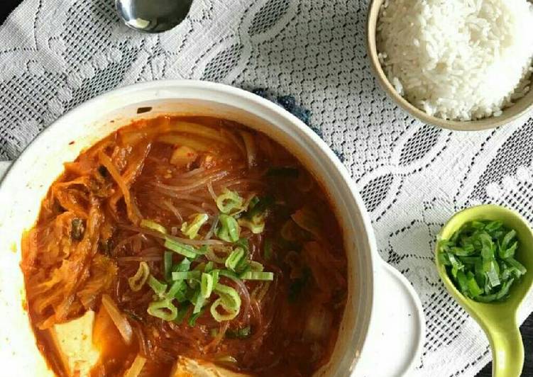 resep masakan Tuna Kimchi Jjigae