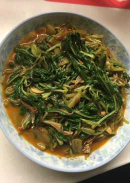 Kangkung tumis 3T (tomat, teri, terasi)