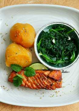 Grill salmon with steams