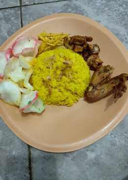 Nasi kuning enak praktis