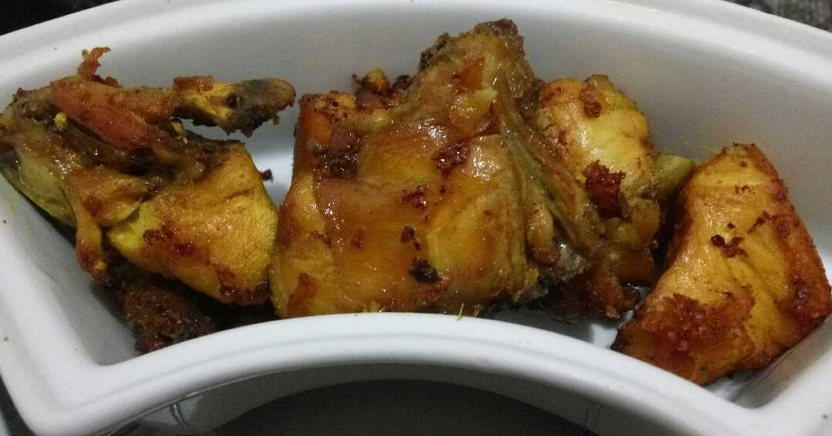 Resep Ayam goreng bumbu kuning oleh Aya - Cookpad