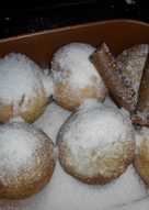 Bola-Bola Salju "Ubi" isinya jajanan Astor coklat