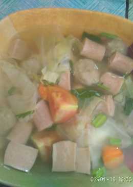 Sayur bening kol sosis bakso