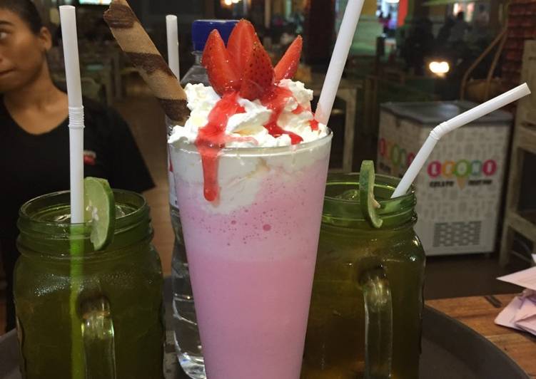 gambar untuk cara membuat Milkshake strawberry