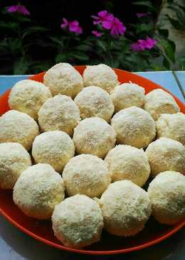 Coconut Ladoo (Manisan India)