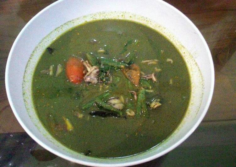 bahan dan cara membuat Gulai cumi kuah hitam