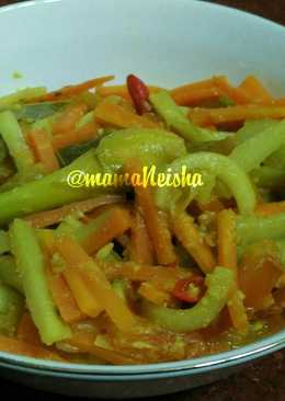 Acar Kuning Timun Wortel (Kuah Asam Pedas)