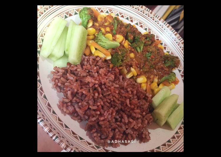 gambar untuk resep Menu diet gm hari ke-7/ nasi merah + sayur + buah