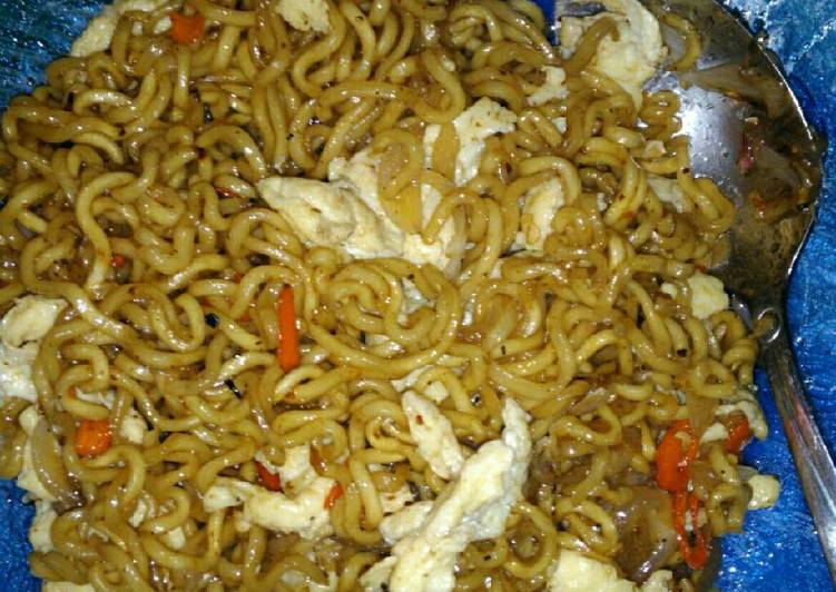 bahan dan cara membuat Mie goreng telur orak arik