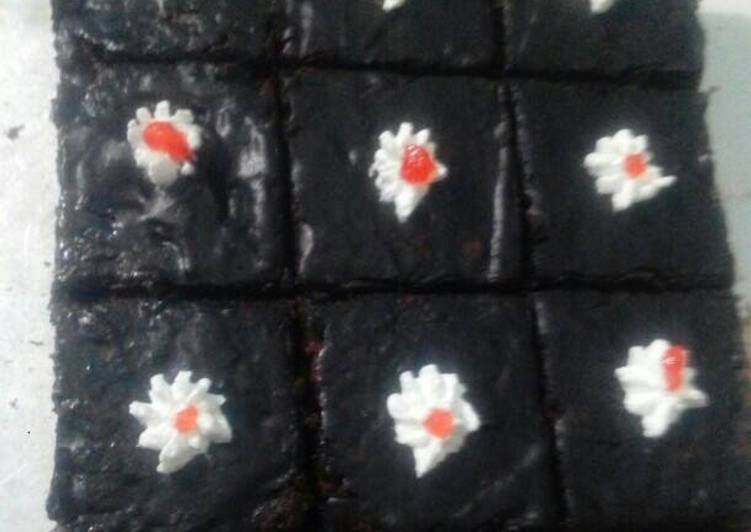 Resep Cake  coklat potong  oleh dewi Cookpad