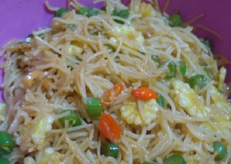 bahan dan cara membuat Bihun Goreng Pelangi