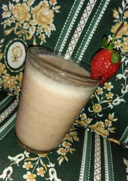 Smoothie strawberry pisang mix kurma