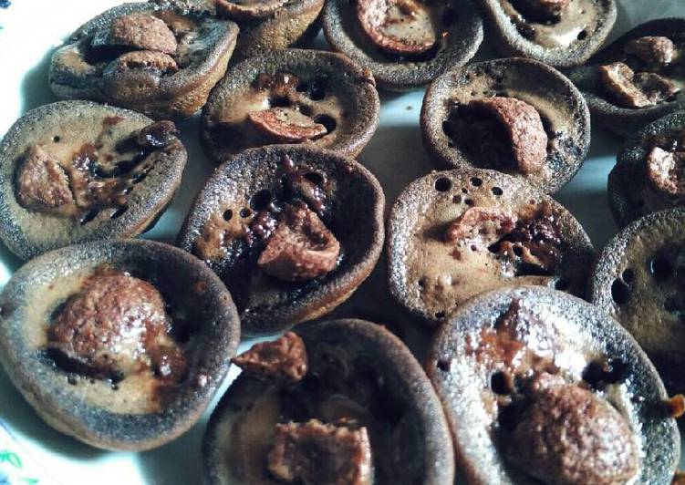 resep makanan Kue cubit dark chocolate, topping susu milo & koko krunch ??