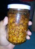 Makaroni pedas kriuk daun jeruk