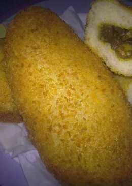 ROTI GORENG isi Kari Daging