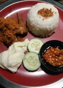 Ayam Goreng Serundeng