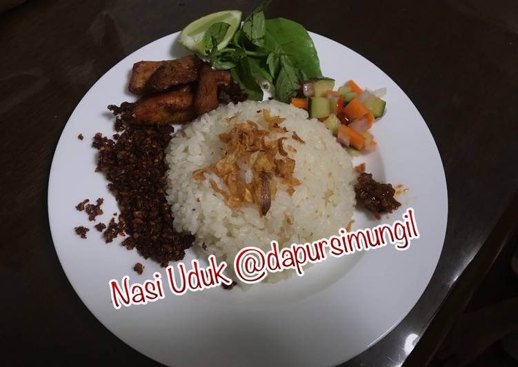 resep lengkap untuk Nasi Uduk Rice Cooker Simple