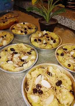 Bread pudding (pudding roti tawar)