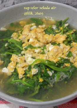 Sup telor selada air