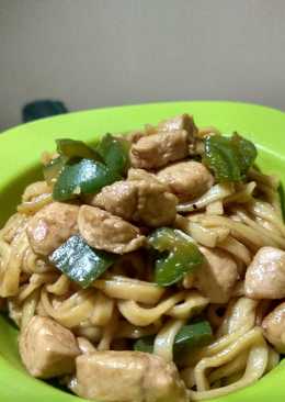 Mie goreng ayam spesial