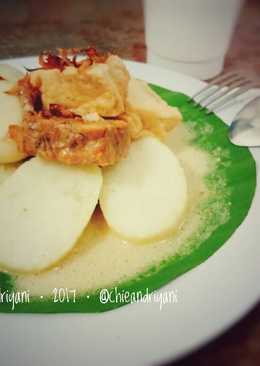 Lontong Opor 3T [ Telur, Tempe, Tahu ] ð