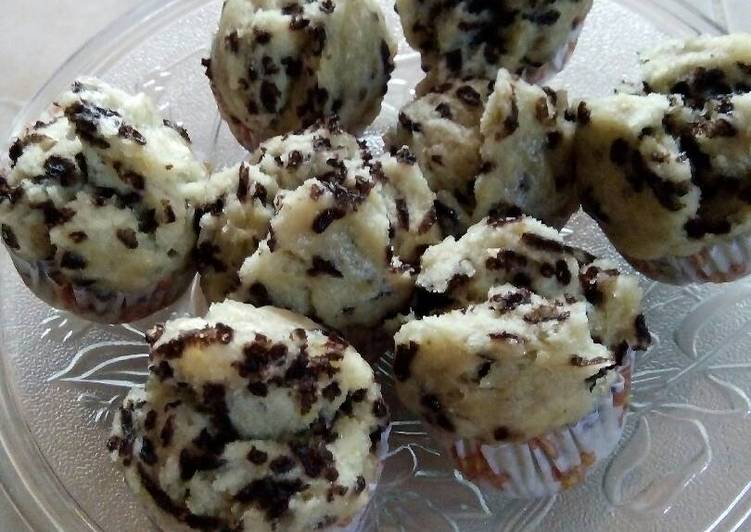 resep lengkap untuk Bolu Kukus Pisang (no mixer, no egg, no ribet)