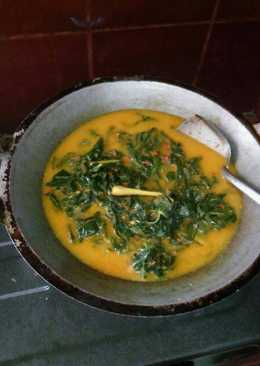 Gulai daun singkong