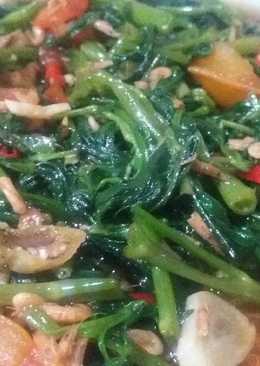 Tumis kangkung udang rebon