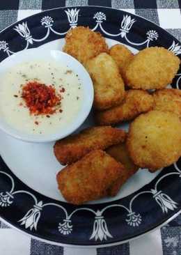 Chicken nugget with creamy dipping sauce