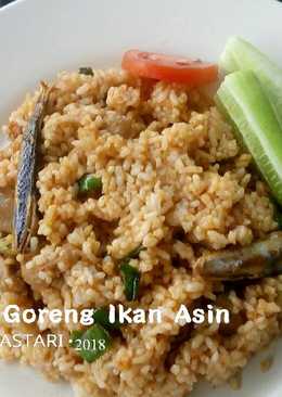 Nasi goreng ikan asin