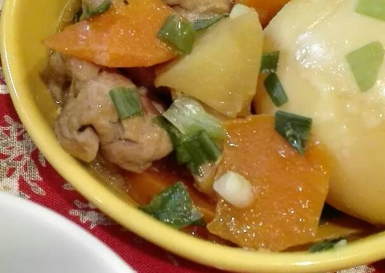 Resep Semur Ayam Kentang Telor komplit - Akari Papa