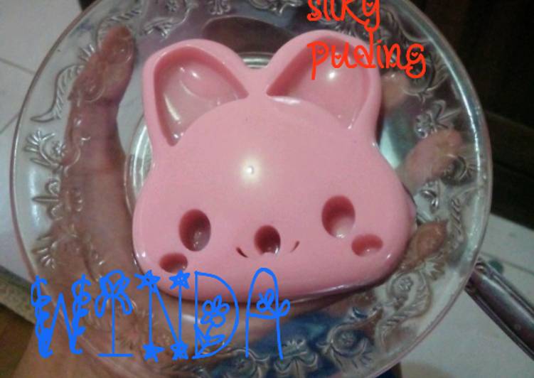 Silky puding strawberry