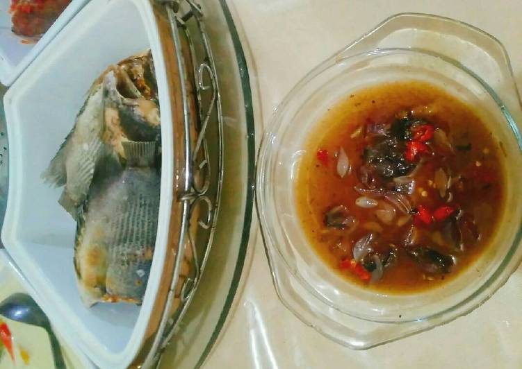 gambar untuk resep makanan Ikan bakar dan cacapan asam bawang