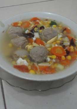 Sop jagung telur +bakso n wortel