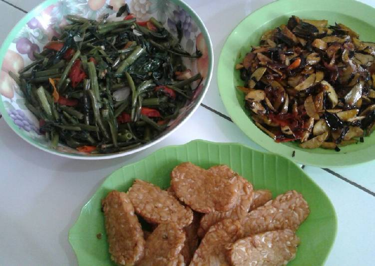 resep makanan Tumis kangkung dan goreng tempe sederhana