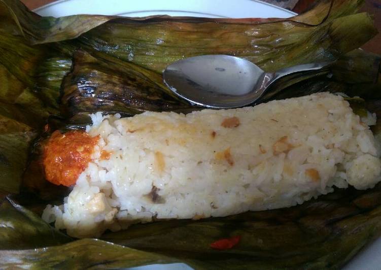 gambar untuk cara membuat Nasi Bakar Ikan asin