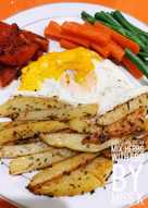 Potato grill mix herbs and fried egg (eat clean, menu diet)