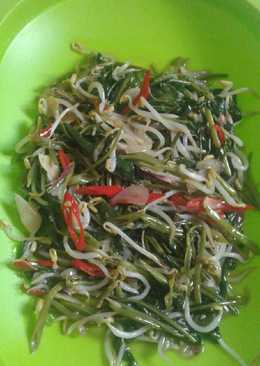 Tumis kangkung campur toge