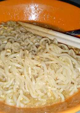 Mie kari telur (indomie telur sedap)