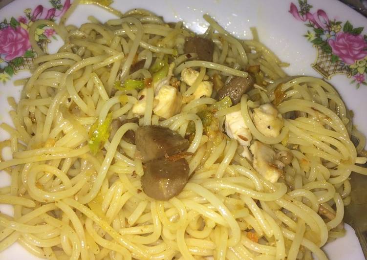 Resep Spagetti ala aglio olio Karya Indriani Sara