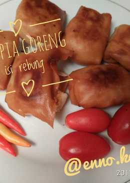 Lumpia goreng isi rebung