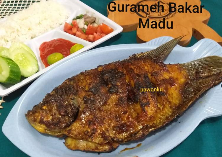 Gambar Ikan Gurame Bakar