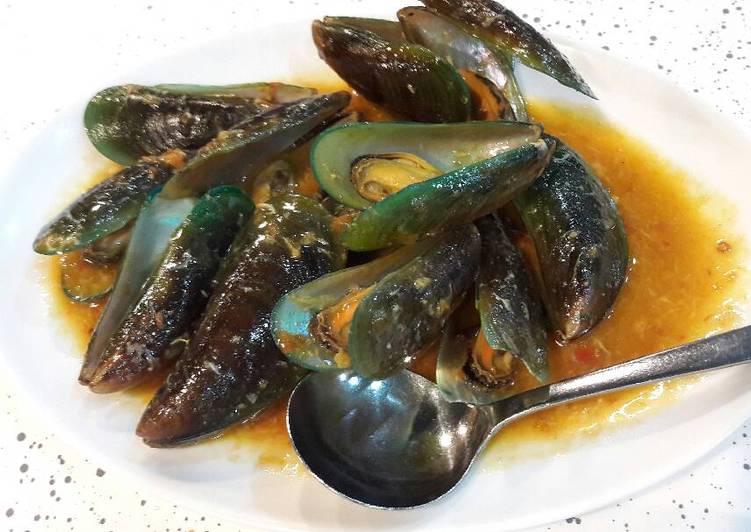 resep lengkap untuk Kerang Hijau Saus Padang