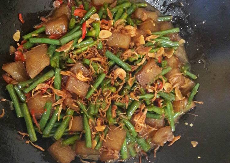 gambar untuk resep makanan Tumis kacang panjang plus krecek (rambak kulit sapi)