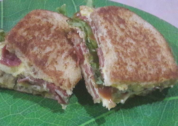 resep lengkap untuk Sandwich/roti isi telor daging asap