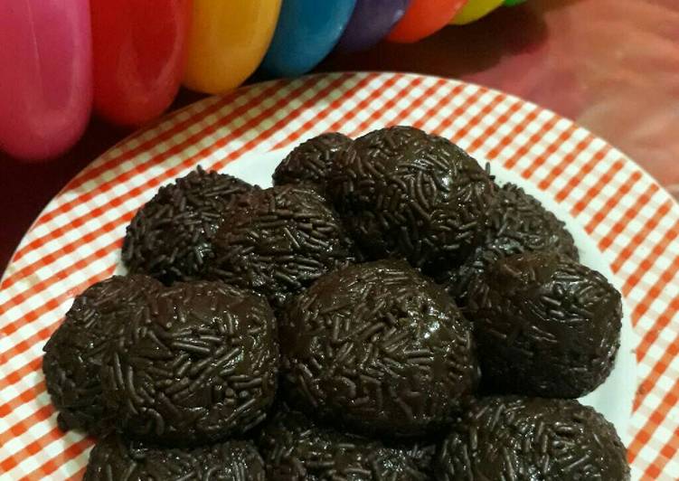 resep lengkap untuk Bola-bola coklat