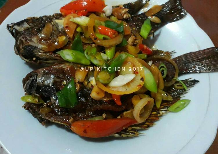 gambar untuk resep Nila Goreng Saus Kecap Pedas